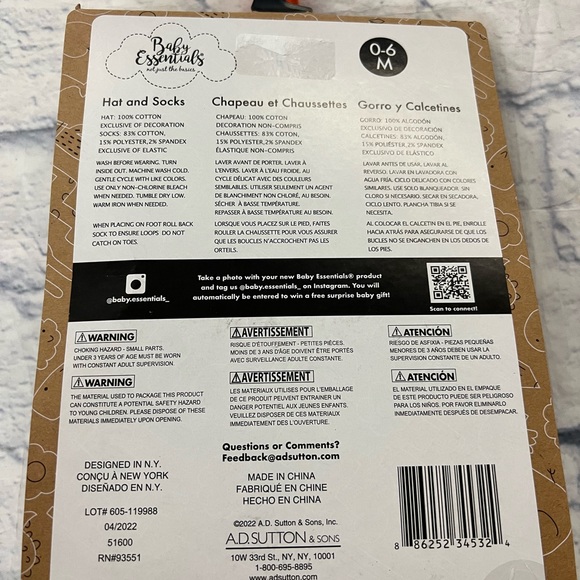 Baby’s first Halloween hat and booties - Picture 2 of 3